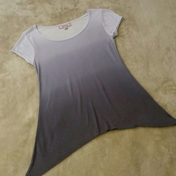 Decree tops 2-bundle - Picture 3 of 7